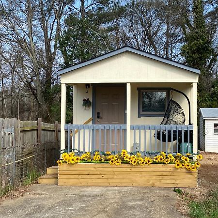 Your Own Cozy Tiny Home Austell Exterior foto