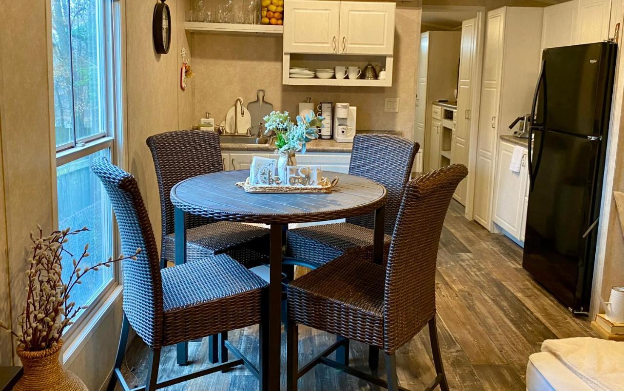 Your Own Cozy Tiny Home Austell Exterior foto